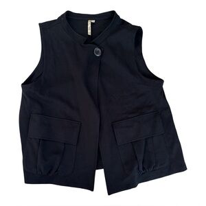 Comfy USA Lagenlook Minimalist One Button Pocketed Vest | Black | XL